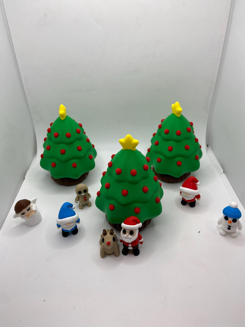 3D Printed Christmas Tree Surprise Box with 3 Mini Figures