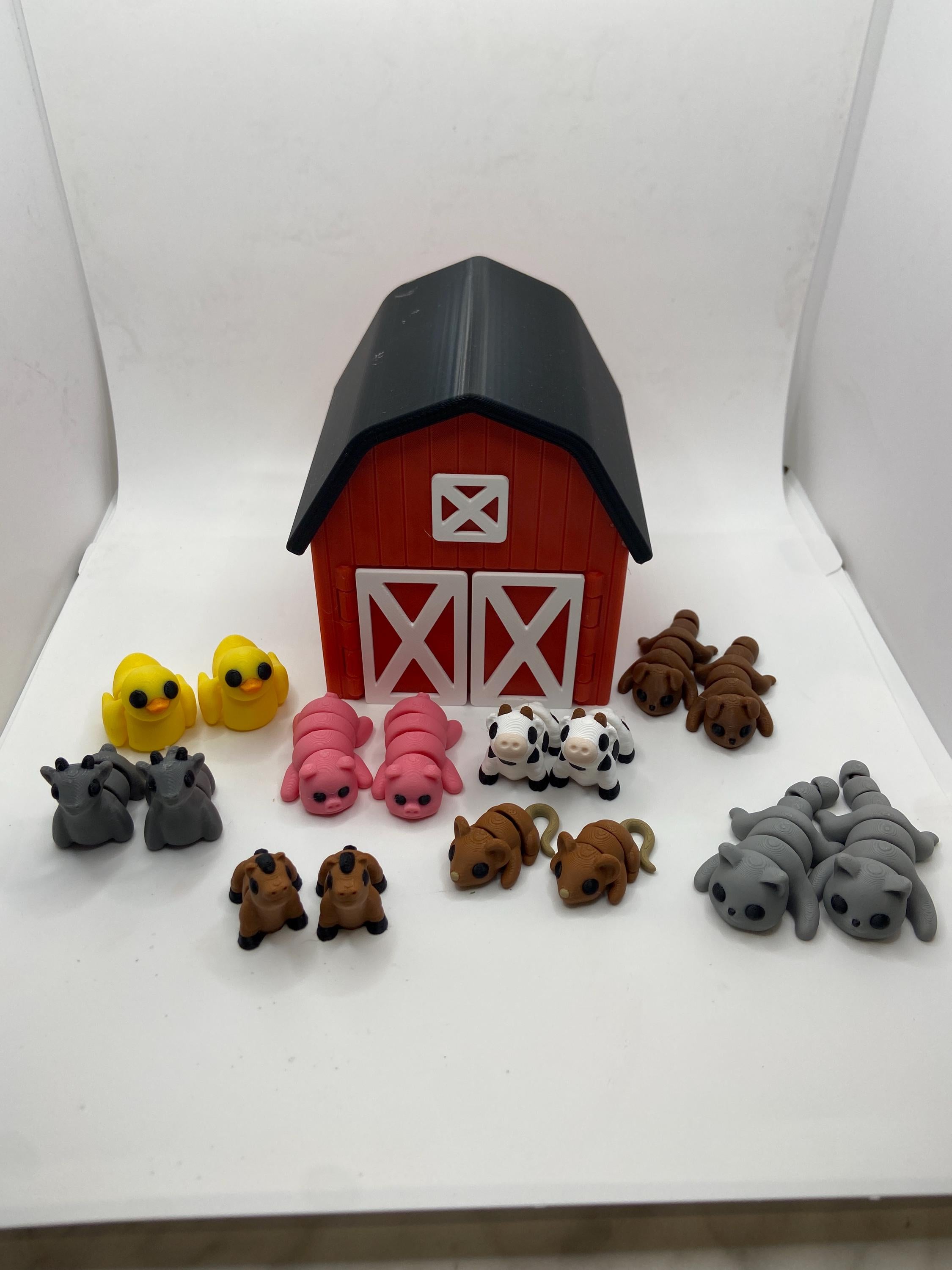 3D Printed Barnyard Playset: Miniature Farm Animals & Barn Décor