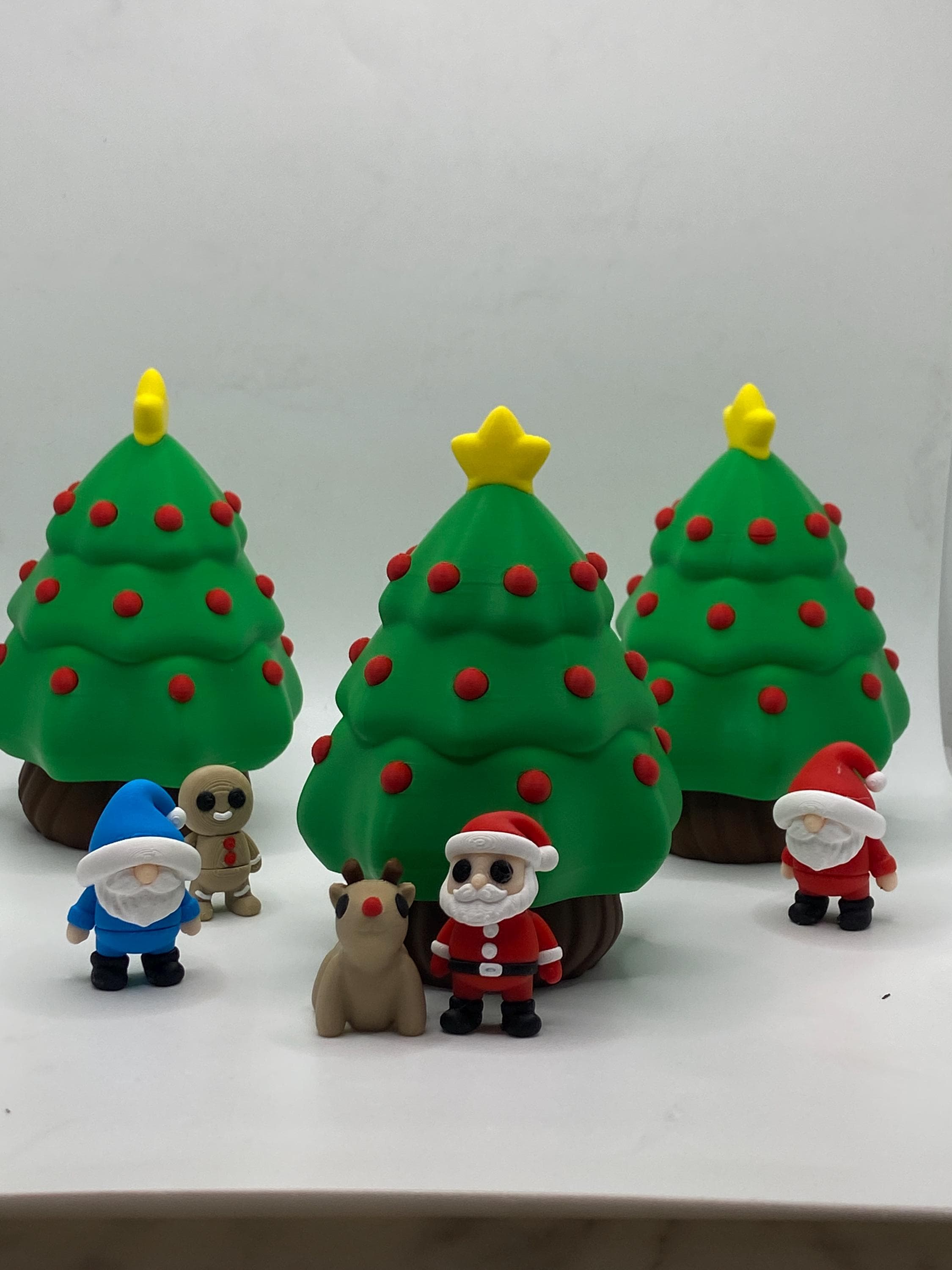 3D Printed Christmas Tree Surprise Box with 3 Mini Figures
