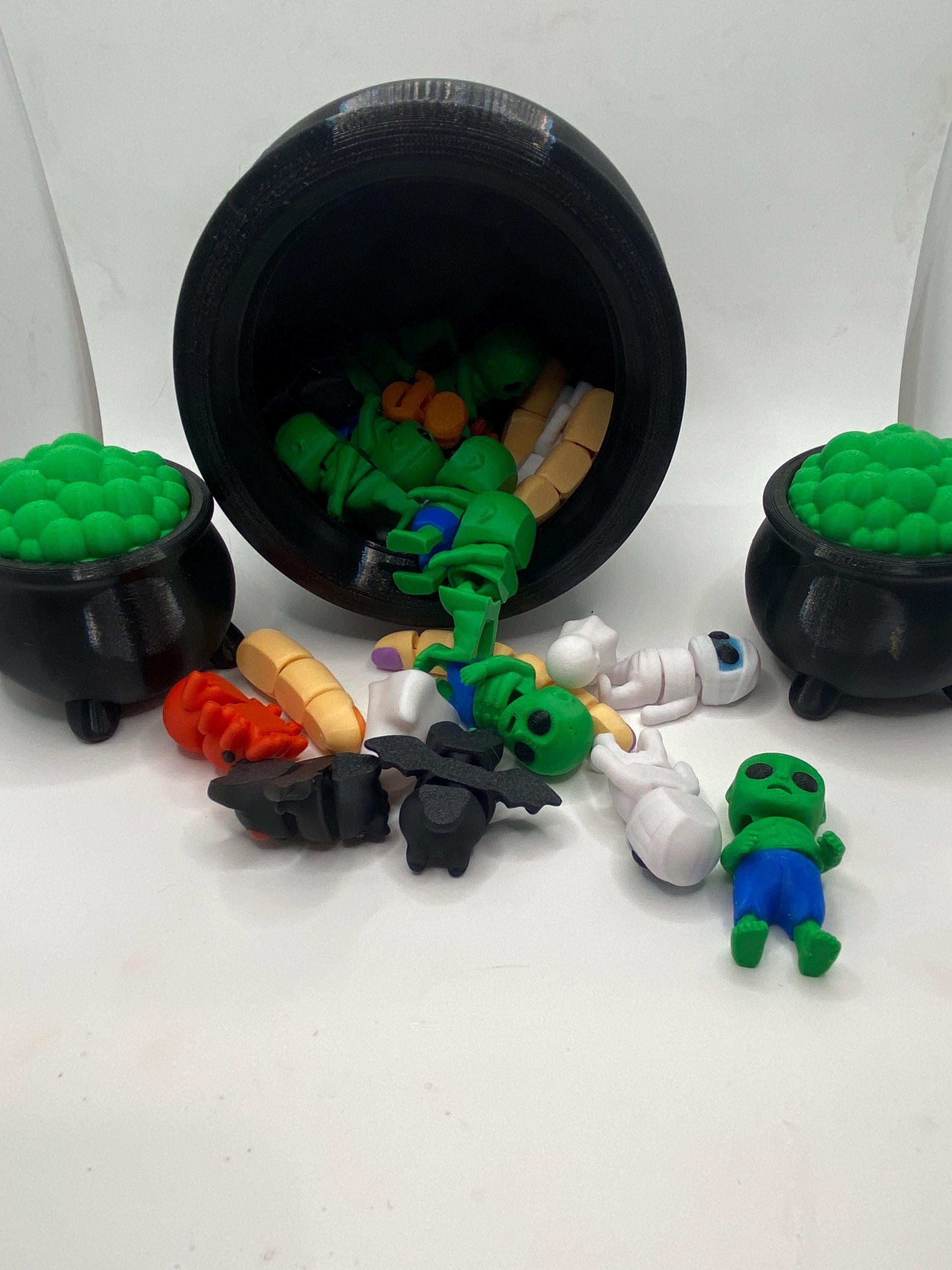 3D Printed Witch Cauldron: Halloween Decor with Mini Creatures