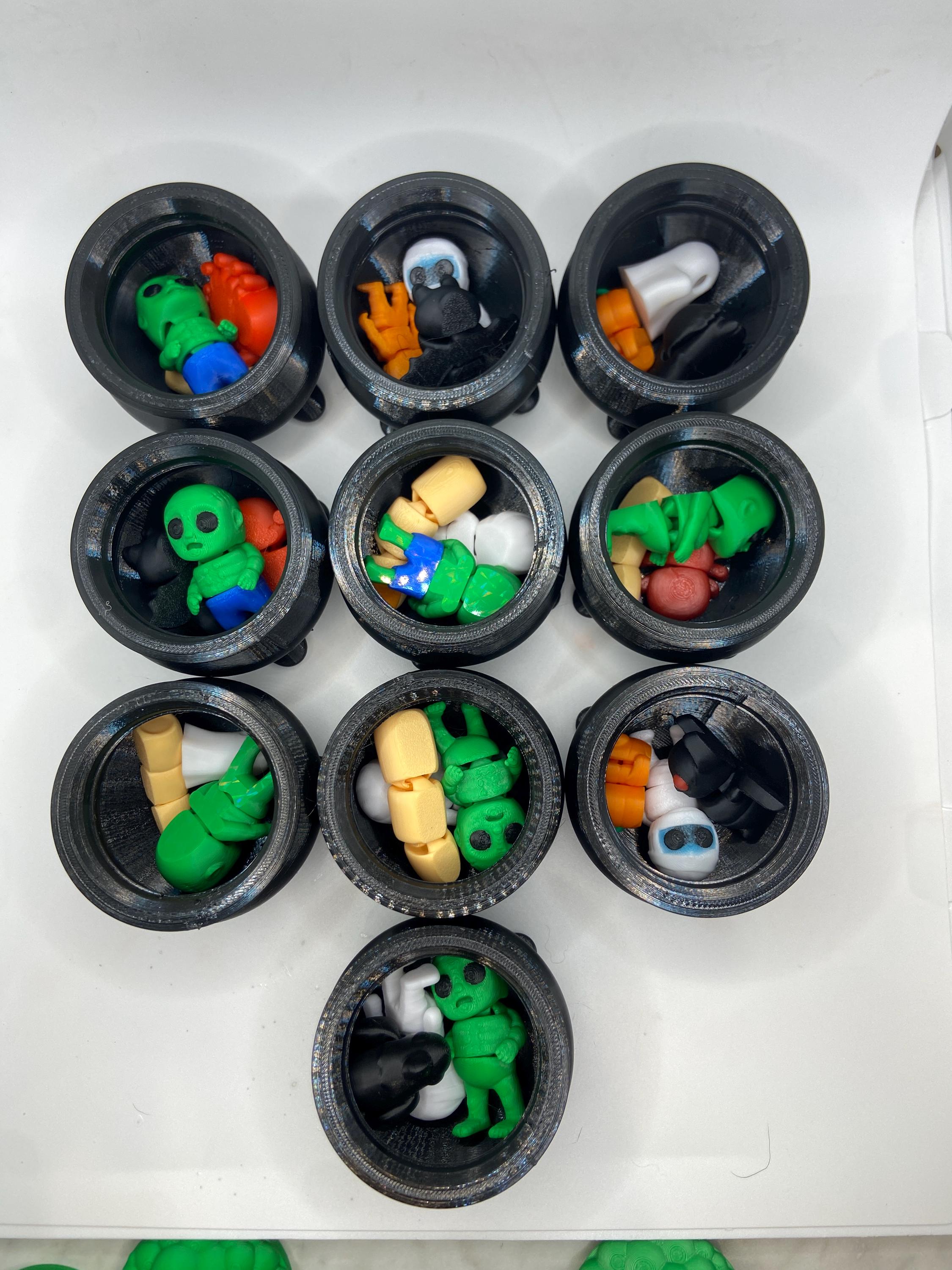 3D Printed Mini Witch Cauldron with Halloween Minis: Spooky Party Favor