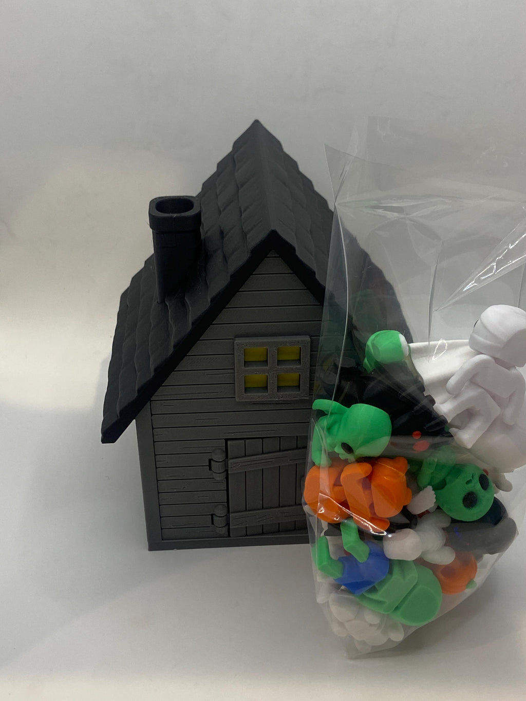 3D Printed Haunted House Playset with Halloween Mini Figures
