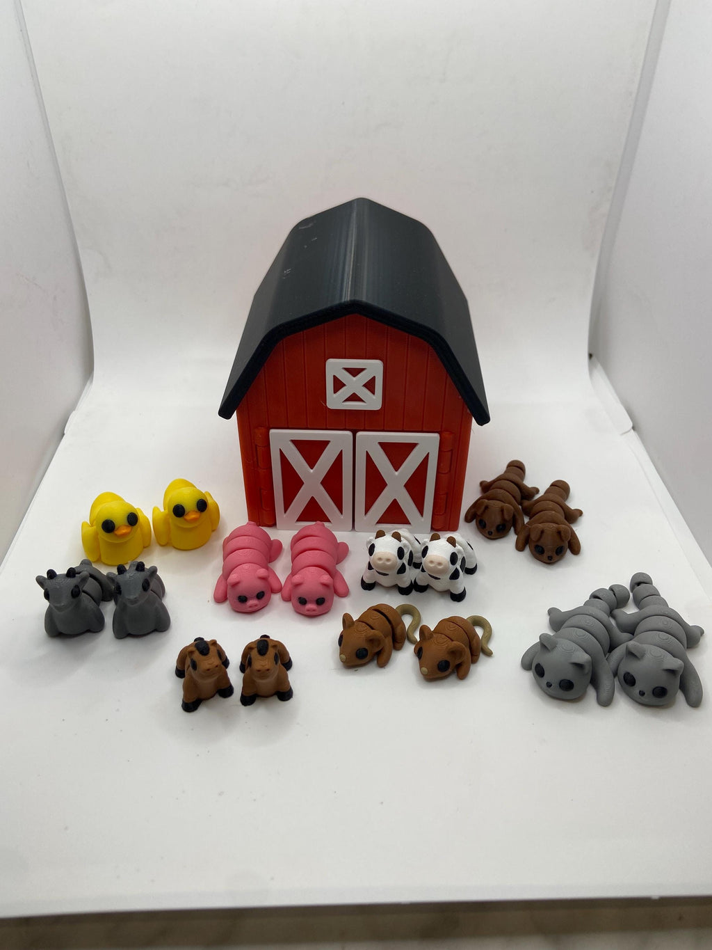 3D Printed Barnyard Playset: Miniature Farm Animals & Barn Décor