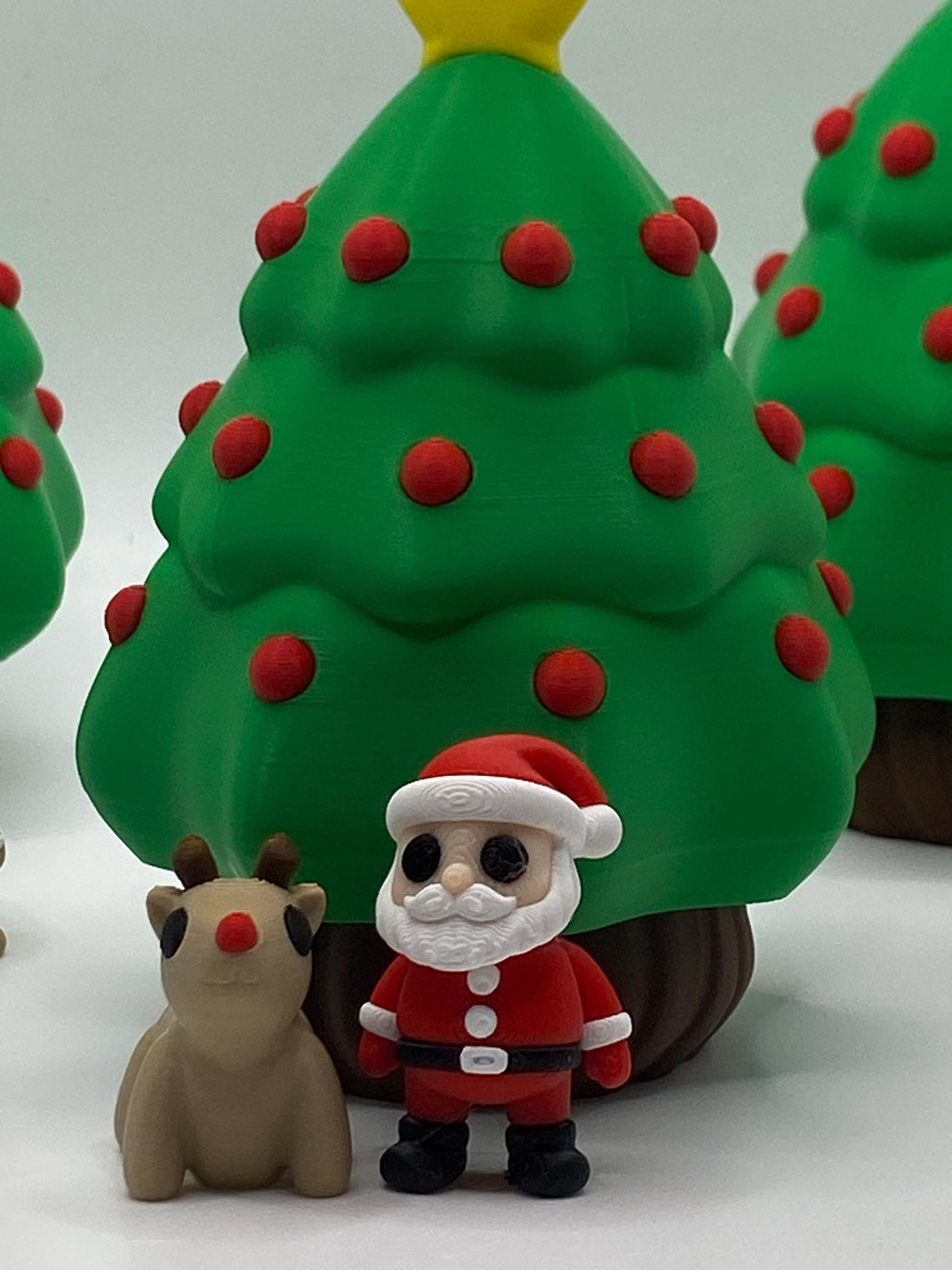 3D Printed Christmas Tree Surprise Box with 3 Mini Figures