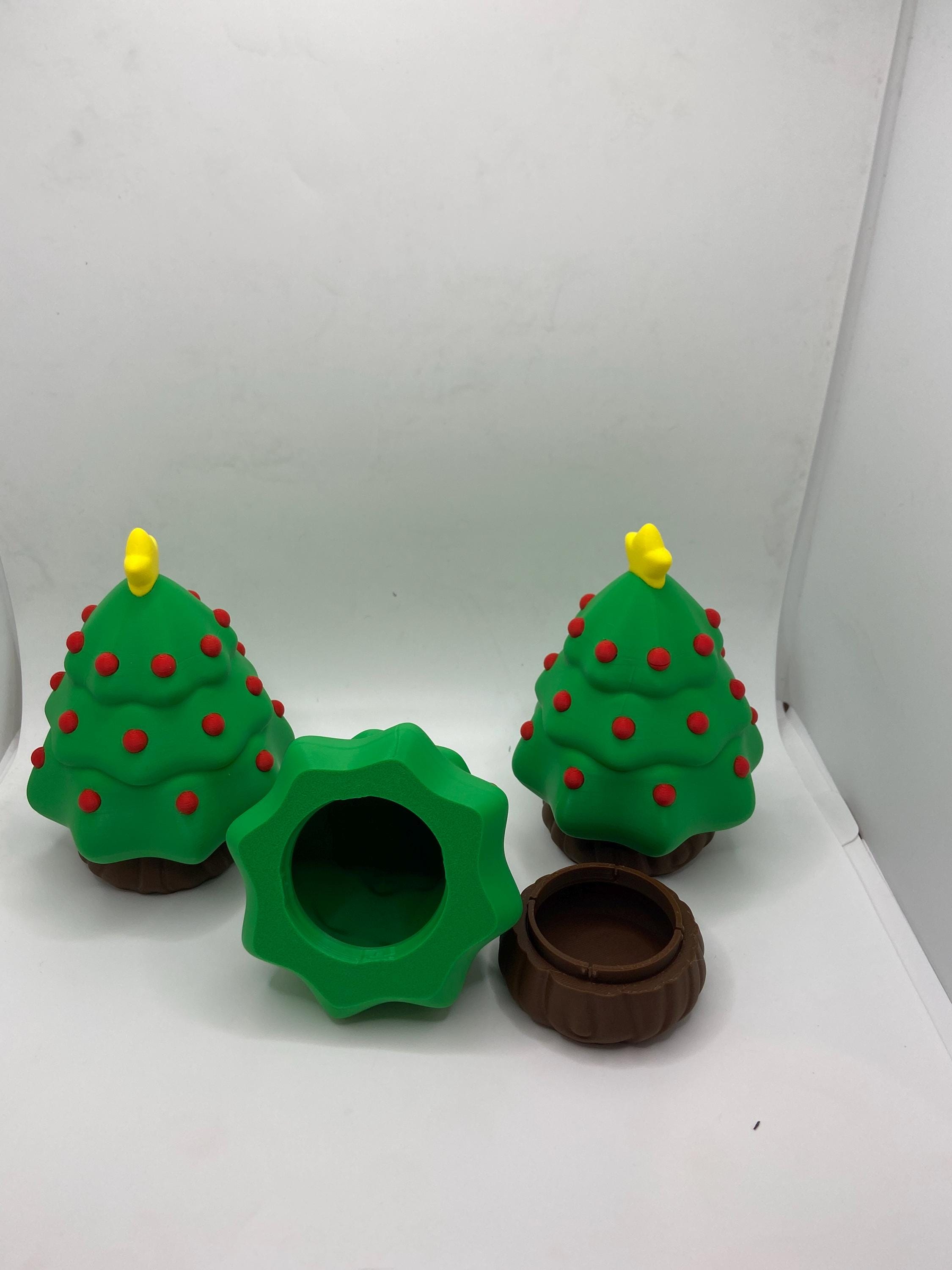 3D Printed Christmas Tree Surprise Box with 3 Mini Figures