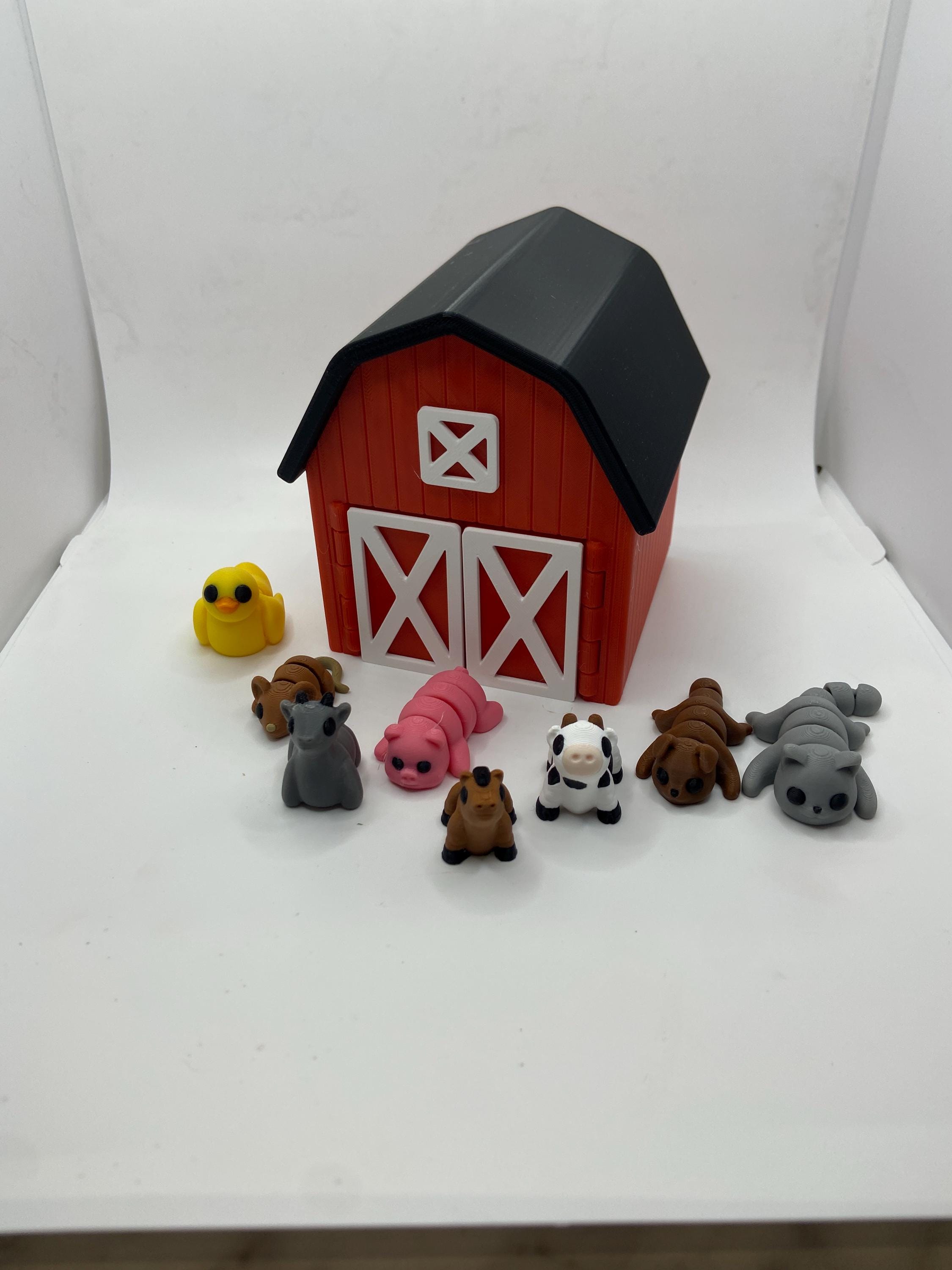 3D Printed Barnyard Playset: Miniature Farm Animals & Barn Décor