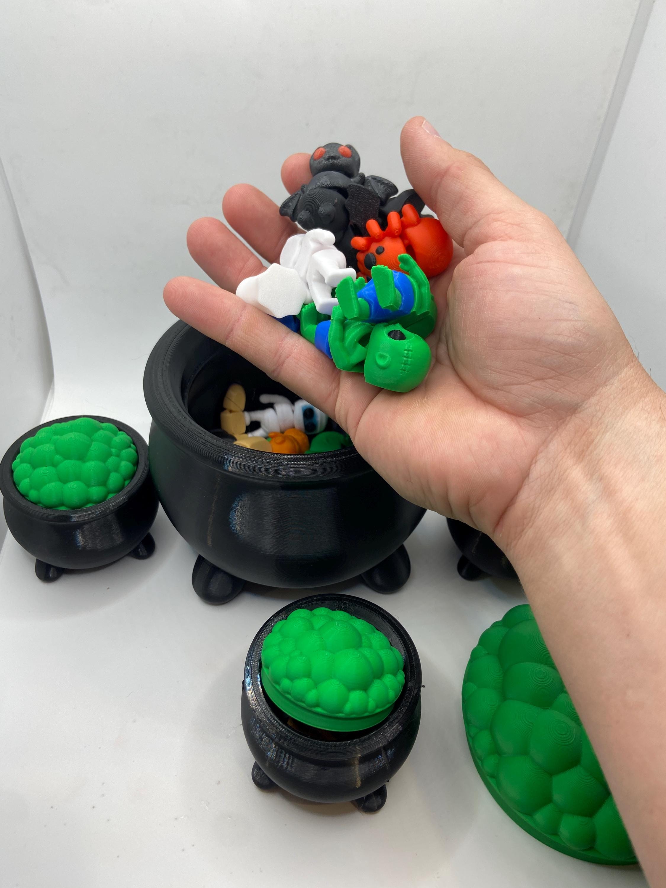 3D Printed Witch Cauldron: Halloween Decor with Mini Creatures